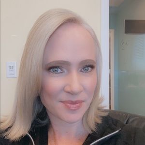 Meet your Posher, Mia